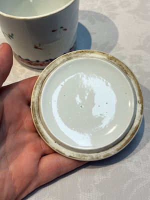 Five Chinese famille rose wares with floral design, Qianlong and Hongxian marks, Republic — 照片 31