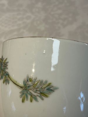 Five Chinese famille rose wares with floral design, Qianlong and Hongxian marks, Republic — 照片 81