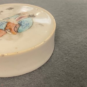 Five Chinese famille rose 'Wu Shuang Pu' stacking boxes and covers, 19th C. — photo 16