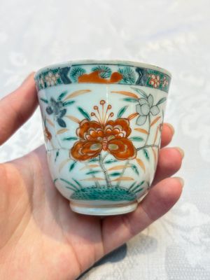 Five Chinese famille verte cups and saucers with floral design, 19th C. — photo 13