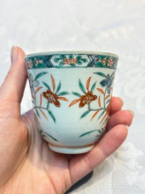 Five Chinese famille verte cups and saucers with floral design, 19th C. — photo 14