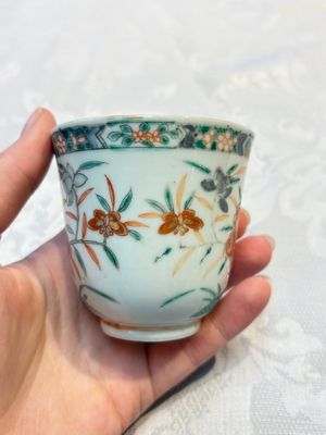 Five Chinese famille verte cups and saucers with floral design, 19th C. — photo 16