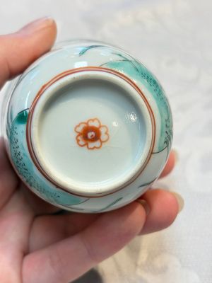 Five Chinese famille verte cups and saucers with floral design, 19th C. — photo 31