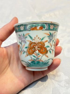 Five Chinese famille verte cups and saucers with floral design, 19th C. — photo 32