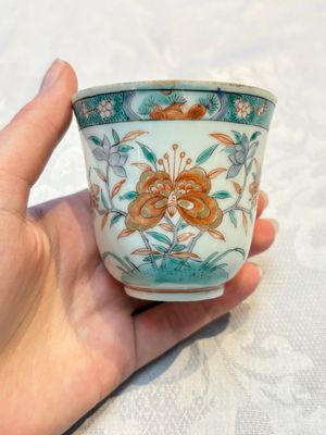 Five Chinese famille verte cups and saucers with floral design, 19th C. — photo 34