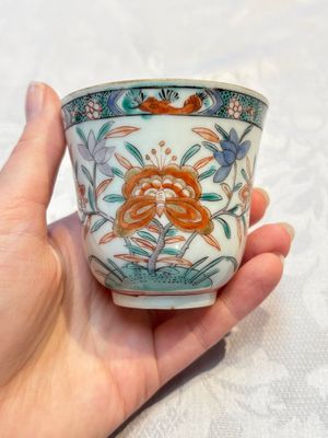 Five Chinese famille verte cups and saucers with floral design, 19th C. — photo 40