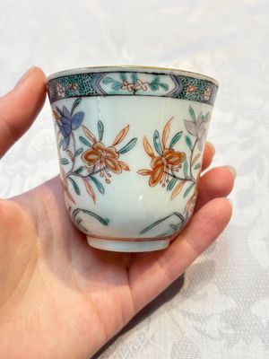 Five Chinese famille verte cups and saucers with floral design, 19th C. — photo 41