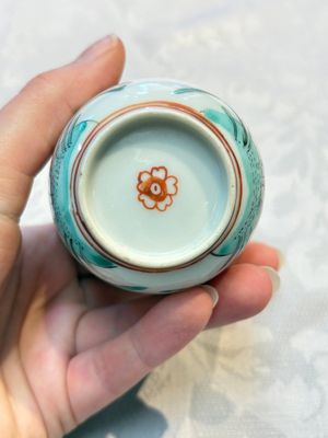 Five Chinese famille verte cups and saucers with floral design, 19th C. — photo 43