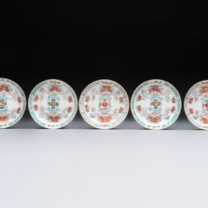 Five Chinese famille verte cups and saucers with floral design, 19th C. — photo 2