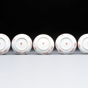 Five Chinese famille verte cups and saucers with floral design, 19th C. — photo 3