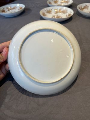 Five Chinese gilt-decorated eggshell porcelain 'phoenix' plates, Yongzheng — photo 15