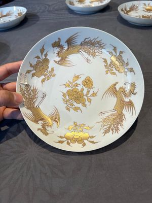 Five Chinese gilt-decorated eggshell porcelain 'phoenix' plates, Yongzheng — photo 18