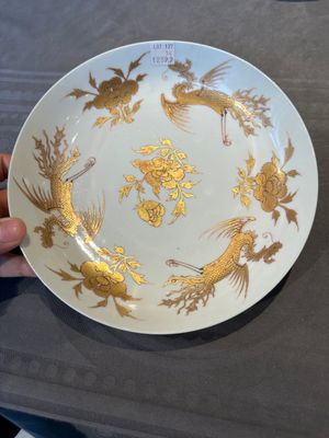 Five Chinese gilt-decorated eggshell porcelain 'phoenix' plates, Yongzheng — photo 2
