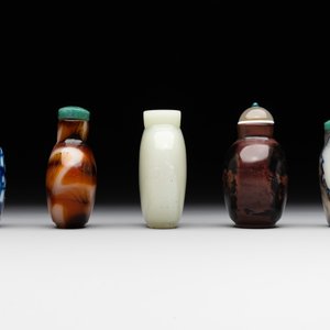 Five Chinese glass snuff bottles, 19/20th C. — 照片 3