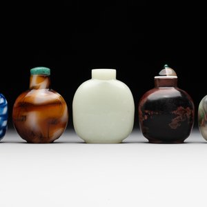 Five Chinese glass snuff bottles, 19/20th C. — 照片 4