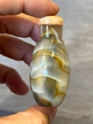 Five Chinese hardstone and glass snuff bottles, 19/20th C. — 照片 13