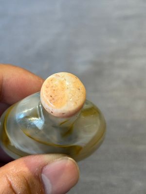 Five Chinese hardstone and glass snuff bottles, 19/20th C. — 照片 14