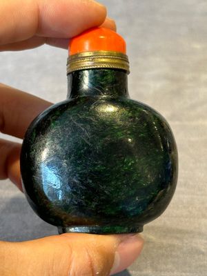 Five Chinese hardstone and glass snuff bottles, 19/20th C. — 照片 18