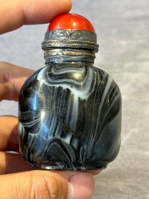 Five Chinese hardstone and glass snuff bottles, 19/20th C. — 照片 32
