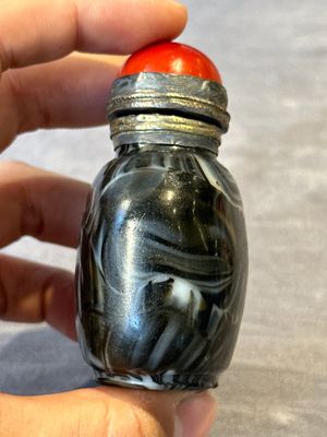 Five Chinese hardstone and glass snuff bottles, 19/20th C. — 照片 33