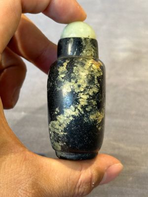 Five Chinese hardstone and glass snuff bottles, 19/20th C. — 照片 5