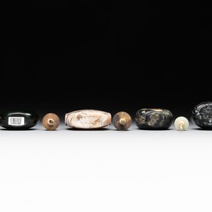 Five Chinese hardstone and glass snuff bottles, 19/20th C. — 照片 7