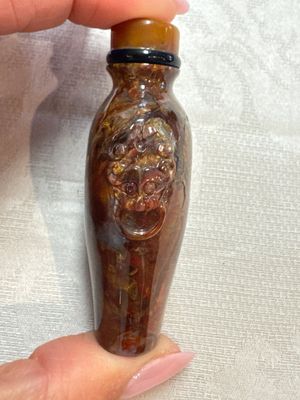 Five Chinese hardstone and glass snuff bottles, 20th C. — photo 25