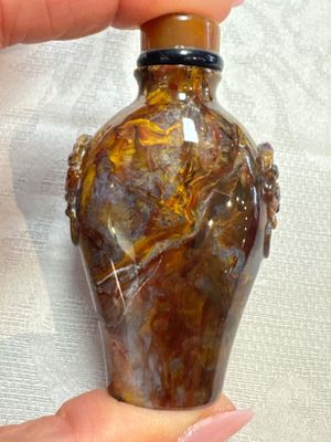 Five Chinese hardstone and glass snuff bottles, 20th C. — photo 26