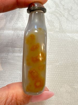 Five Chinese hardstone and glass snuff bottles, 20th C. — photo 32