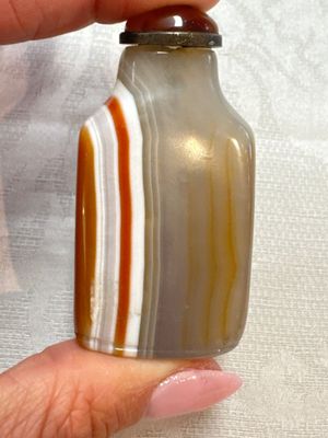 Five Chinese hardstone and glass snuff bottles, 20th C. — photo 33