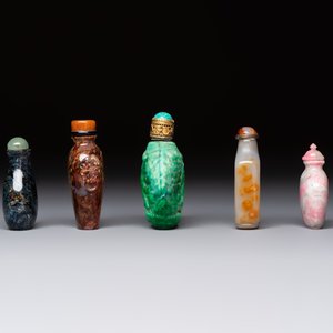Five Chinese hardstone and glass snuff bottles, 20th C. — photo 3