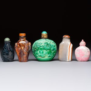 Five Chinese hardstone and glass snuff bottles, 20th C. — photo 4