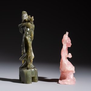 Five Chinese hardstone carvings, four with wooden stands, 20th C. — 照片 11