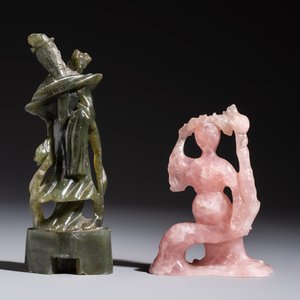 Five Chinese hardstone carvings, four with wooden stands, 20th C. — 照片 10