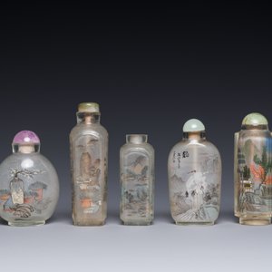 Five Chinese inside-painted glass snuff bottles, 20th C. — 照片 3