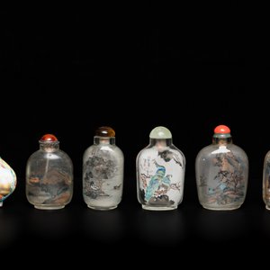 Five Chinese inside-painted glass snuff bottles and one in Canton or Beijing enamel, 19/20th C. — 照片 2