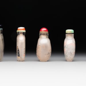 Five Chinese inside-painted glass snuff bottles, signed Ma Shaoxuan 馬少宣, Pu Ru 溥儒 and Ye Zhongsan 葉仲三, 20th C., one dated 1962 — photo 3