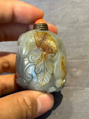 Five Chinese jade and hardstone snuff bottles, 20th C. — 照片 2