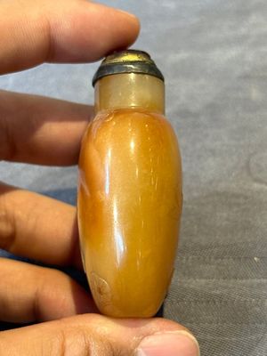 Five Chinese jade and hardstone snuff bottles, 20th C. — 照片 25