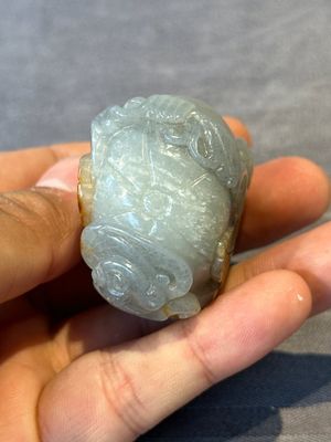 Five Chinese jade and hardstone snuff bottles, 20th C. — 照片 6