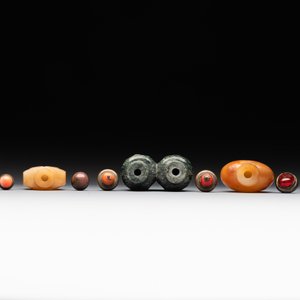Five Chinese jade and hardstone snuff bottles, 20th C. — 照片 6