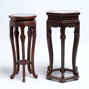 Five Chinese marble-topped hongmu stands, 20th C. — photo 15