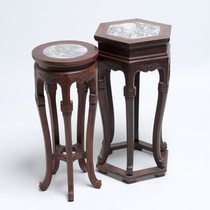 Five Chinese marble-topped hongmu stands, 20th C. — photo 16