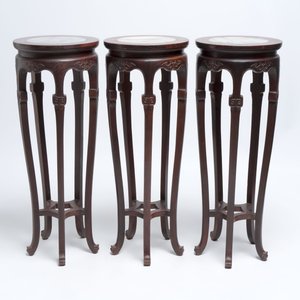 Five Chinese marble-topped hongmu stands, 20th C. — photo 3