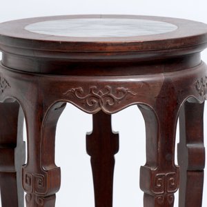 Five Chinese marble-topped hongmu stands, 20th C. — photo 7