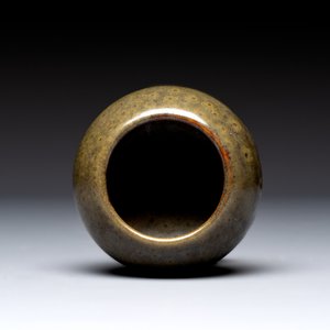 Five Chinese monochrome wares, Kangxi, Yongzheng and Qianlong marks, 19th C. — 照片 7
