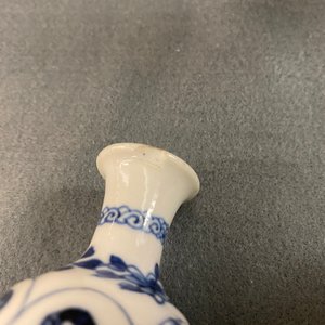 Five Chinese mostly blue and white vases, Kangxi — 照片 8