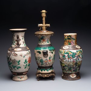 Five Chinese Nanking famille verte, rose, blue and white vases and two jars, 19th C. — 照片 3