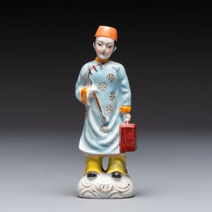 Five Chinese polychrome-decorated figures and groups, 20th C. — 照片 14