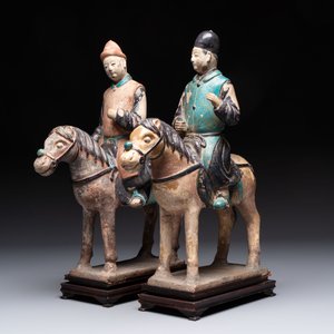 Five Chinese polychrome pottery figures, Sui/Tang/Ming — photo 16